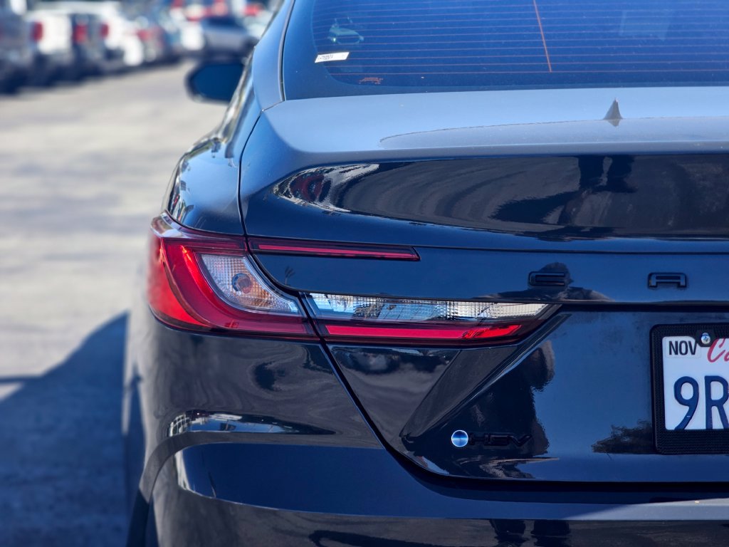 Used 2025 Toyota Camry LE FWD image 8