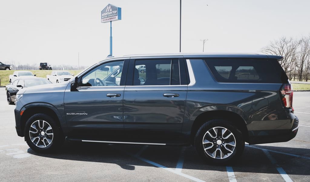 Used 2021 Chevrolet Suburban LT w/ LT Signature Package image 19