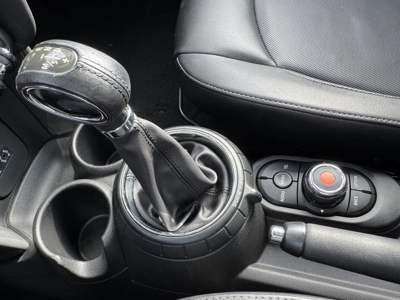 Used 2016 MINI Cooper 4-Door Hardtop image 15