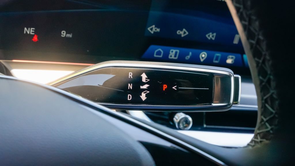 Used 2025 Cadillac Lyriq Luxury image 71