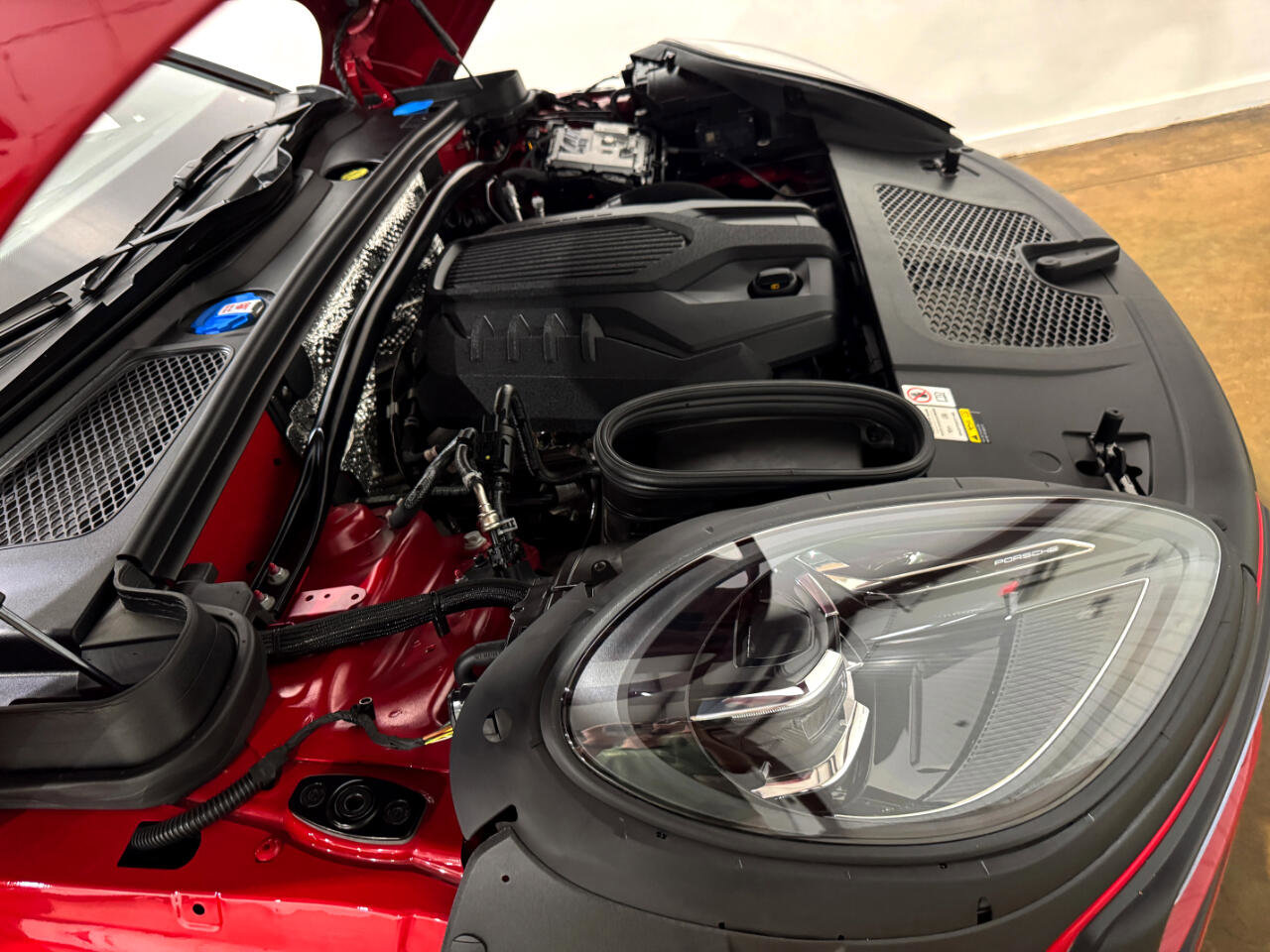 Used 2023 Porsche Macan image 48