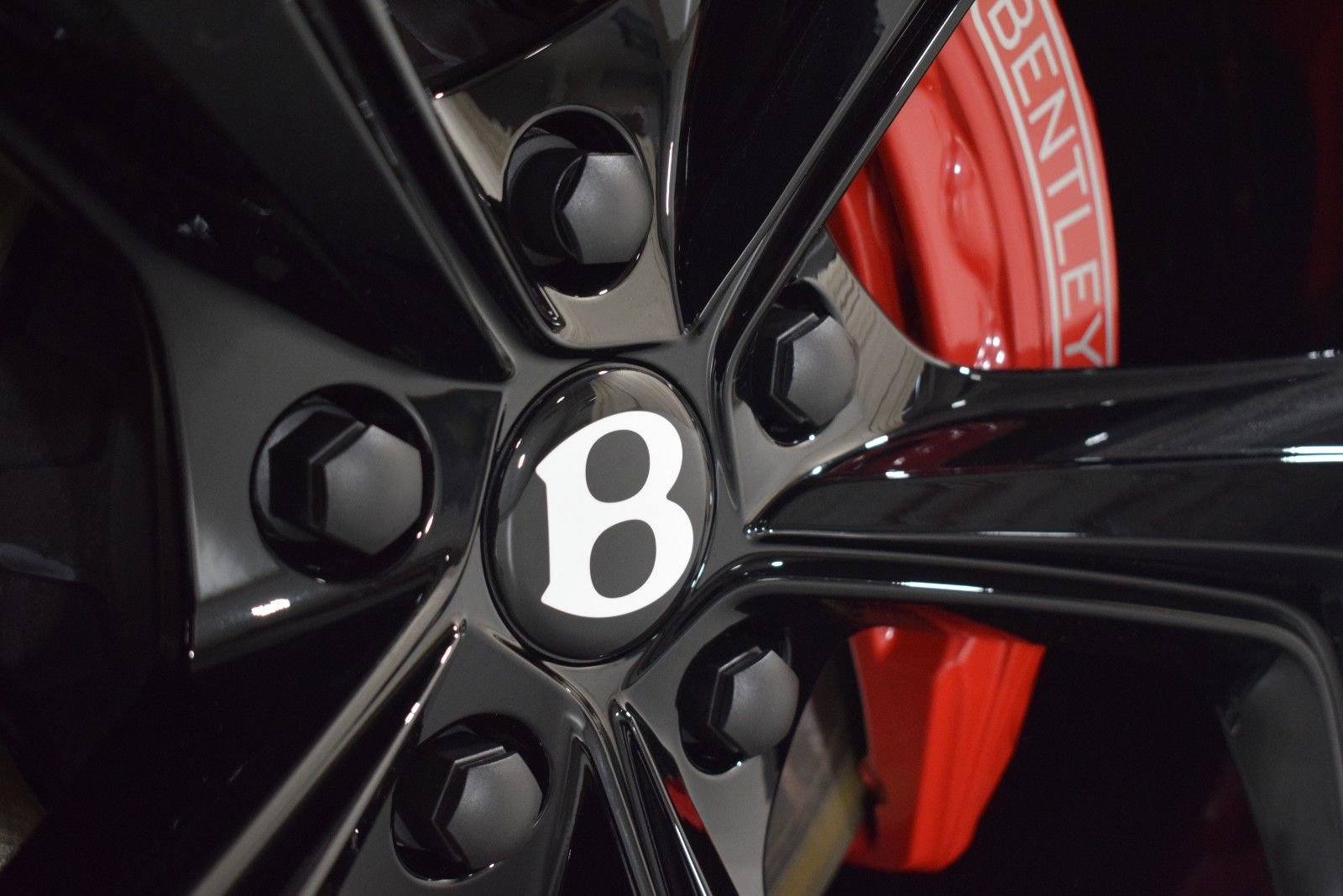New 2025 Bentley Bentayga AWD/4WD image 19