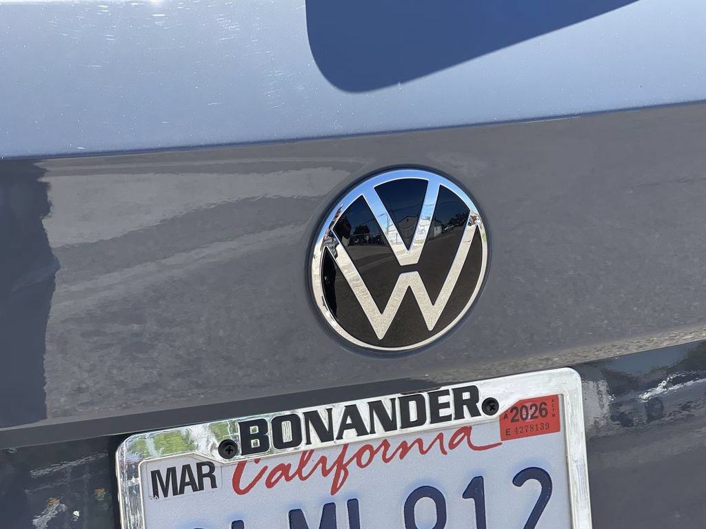 Used 2024 Volkswagen Taos SE w/ Panoramic Sunroof Package AWD/4WD image 29