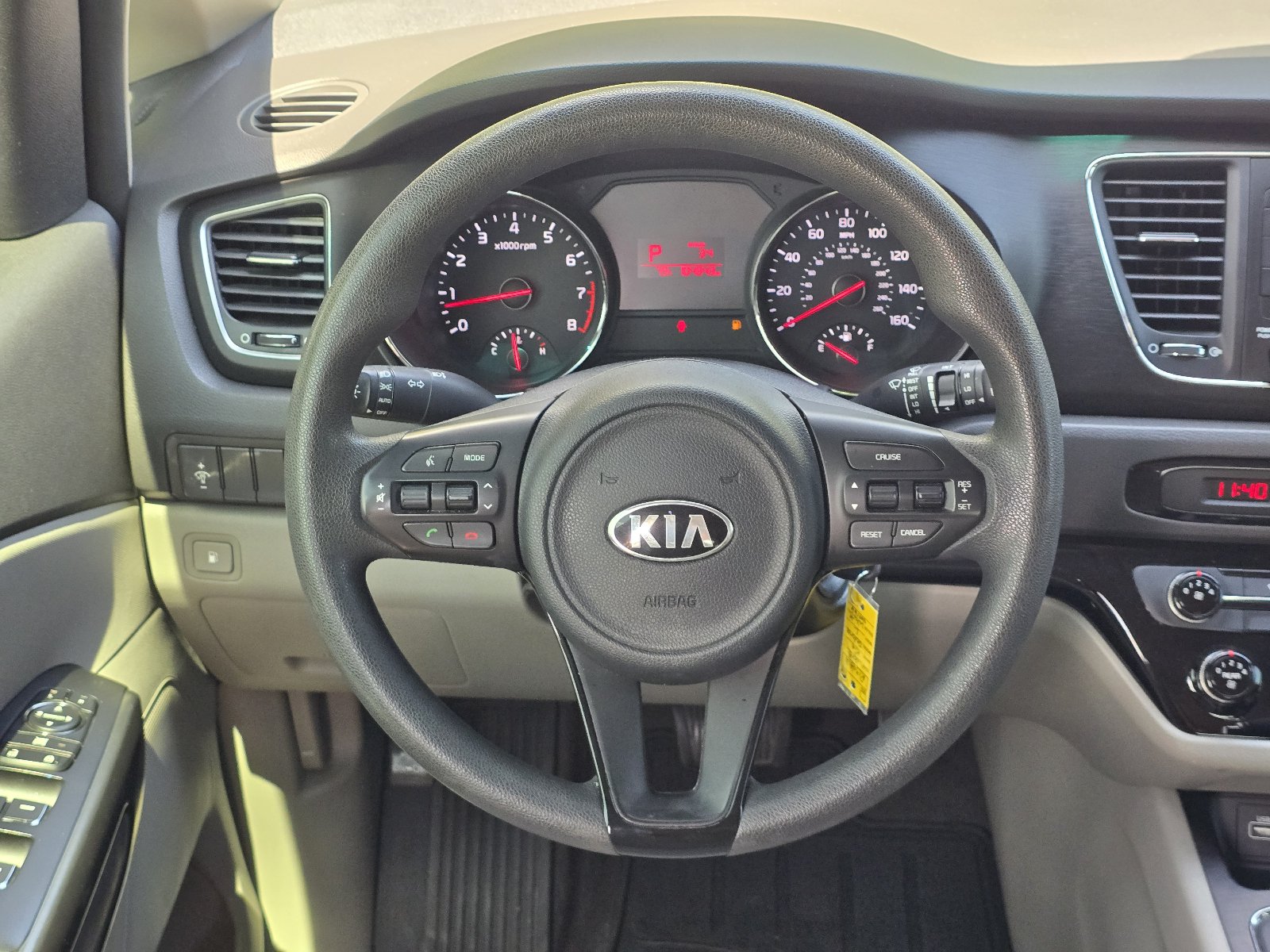 Used 2018 Kia Sedona L FWD image 15