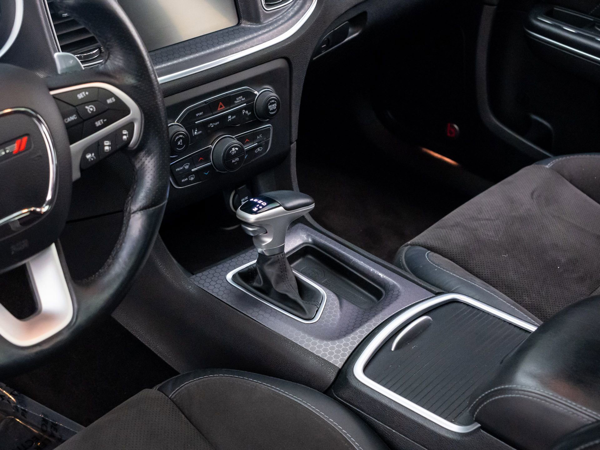 Used 2016 Dodge Charger R/T Scat Pack w/ Technology Group image 13