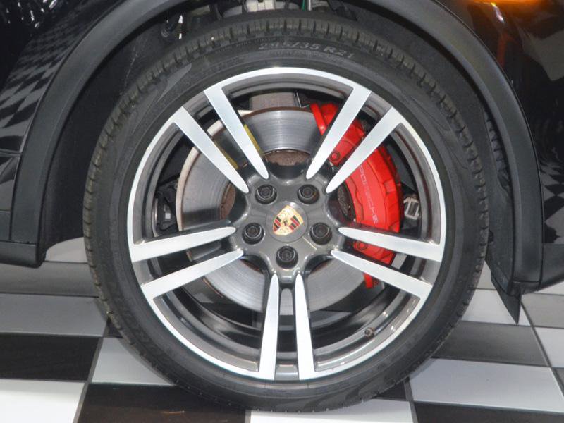 Used 2014 Porsche Cayenne Turbo w/ Comfort Plus Package (PU4) image 15