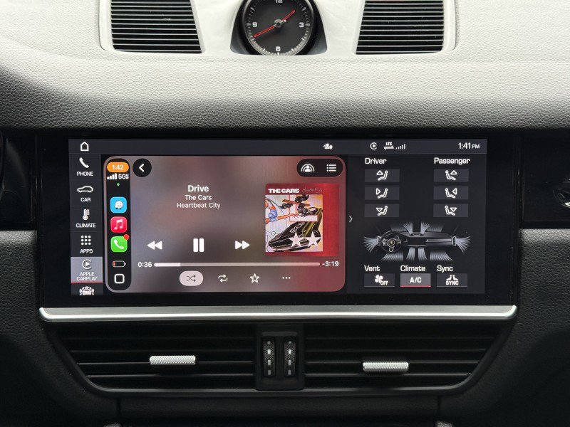 Used 2020 Porsche Cayenne image 47