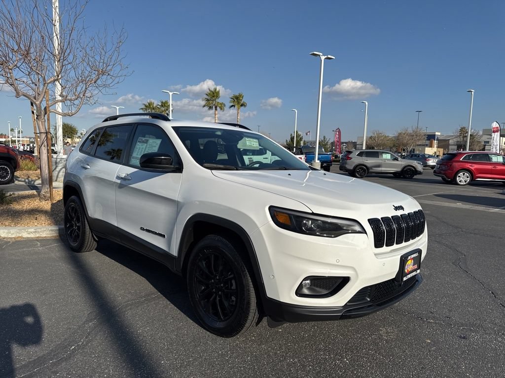 Used 2023 Jeep Cherokee Altitude Lux AWD/4WD image 3