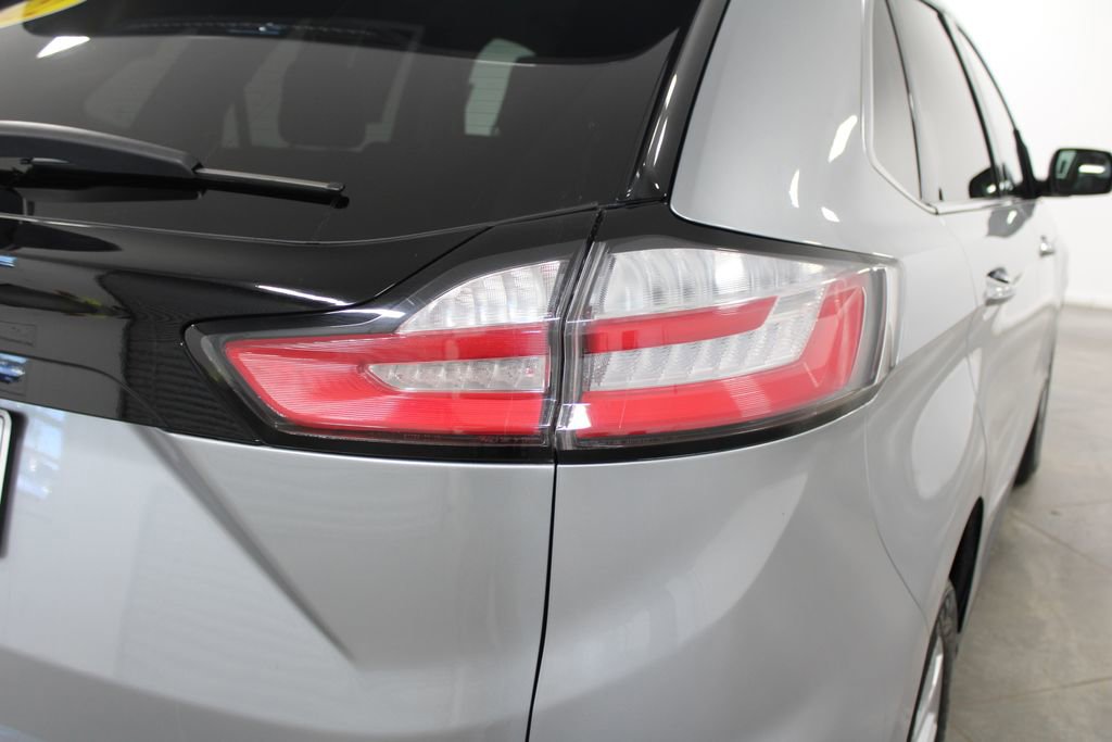 Used 2022 Ford Edge Titanium image 12