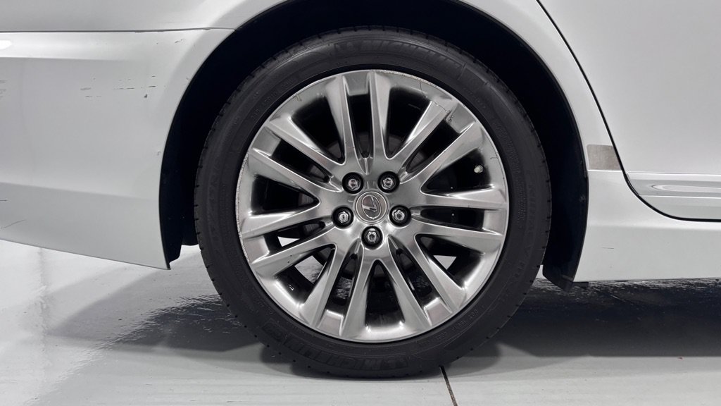 Used 2017 Lexus LS 460 w/ Comfort Package RWD image 34