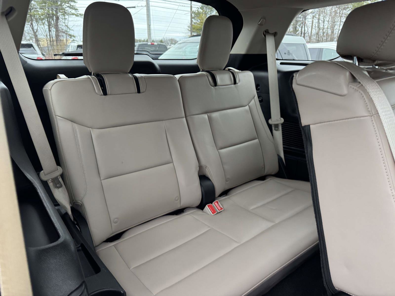 Certified 2022 Ford Explorer XLT w/ Equipment Group 202A AWD/4WD image 38