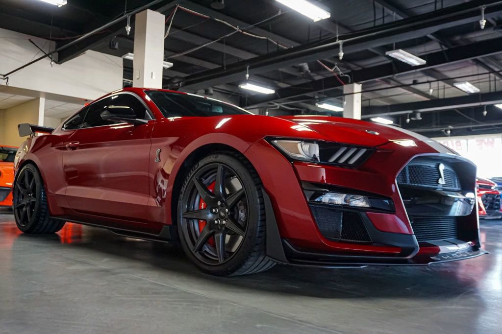 Used 2021 Ford Mustang Shelby GT500 w/ Carbon Fiber Track Pack RWD image 2