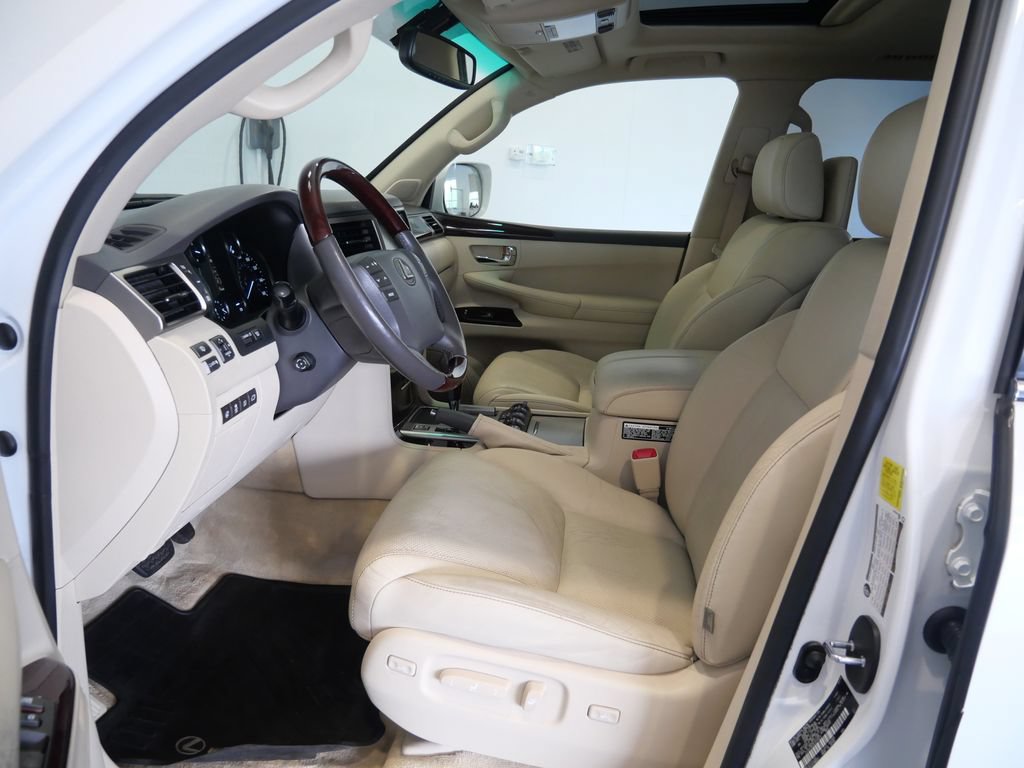 Used 2014 Lexus LX 570 4WD image 15