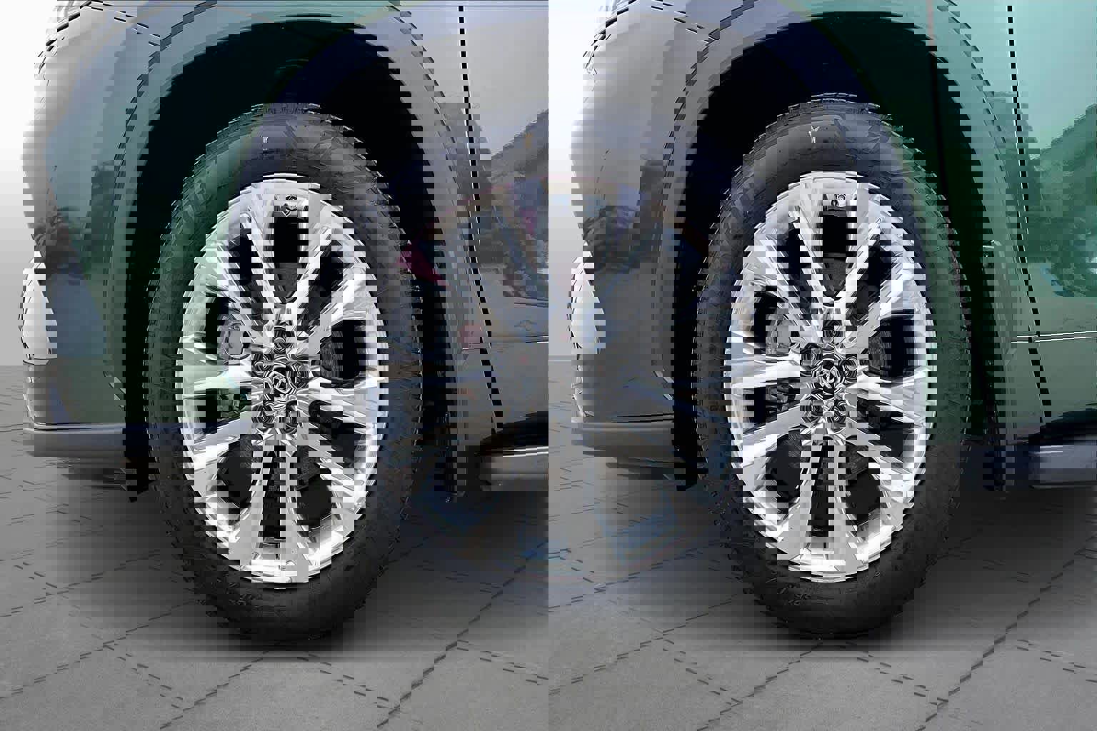 Used 2024 Toyota Highlander Limited image 10