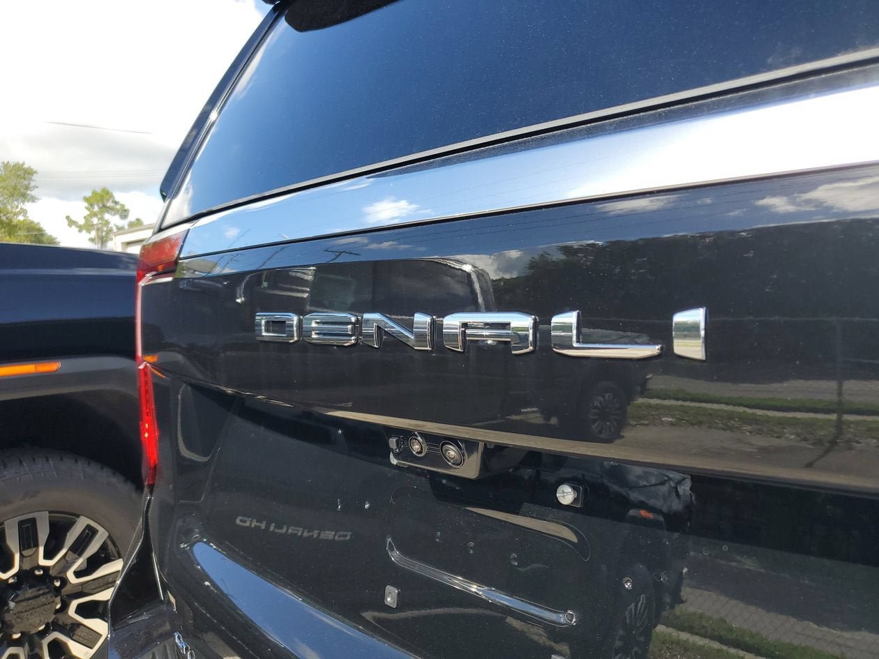 New 2026 GMC Yukon XL Denali w/ Denali Reserve Package AWD/4WD image 9