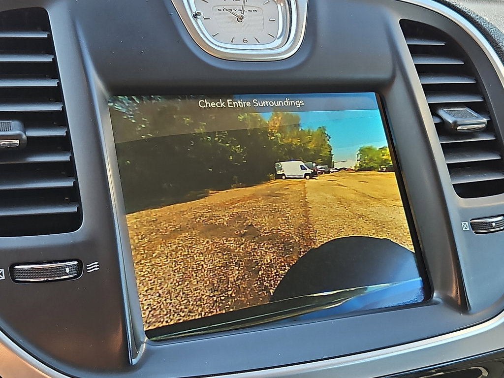 Used 2018 Chrysler 300 Touring image 26