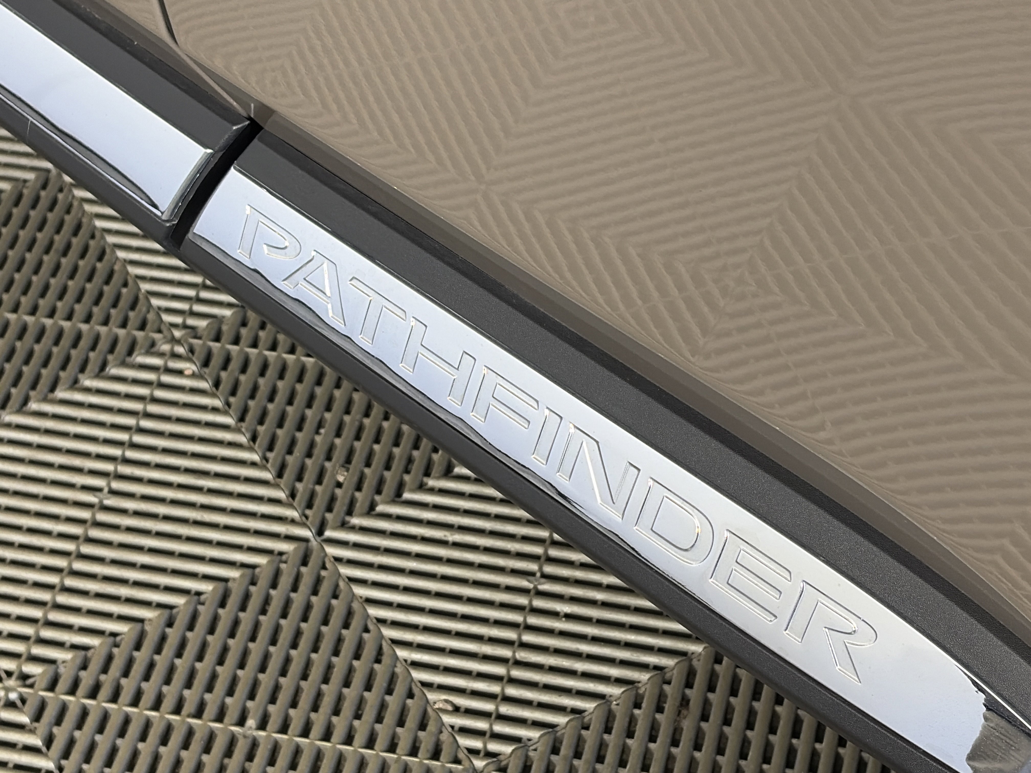 Certified 2025 Nissan Pathfinder Platinum w/ Cargo Package image 19