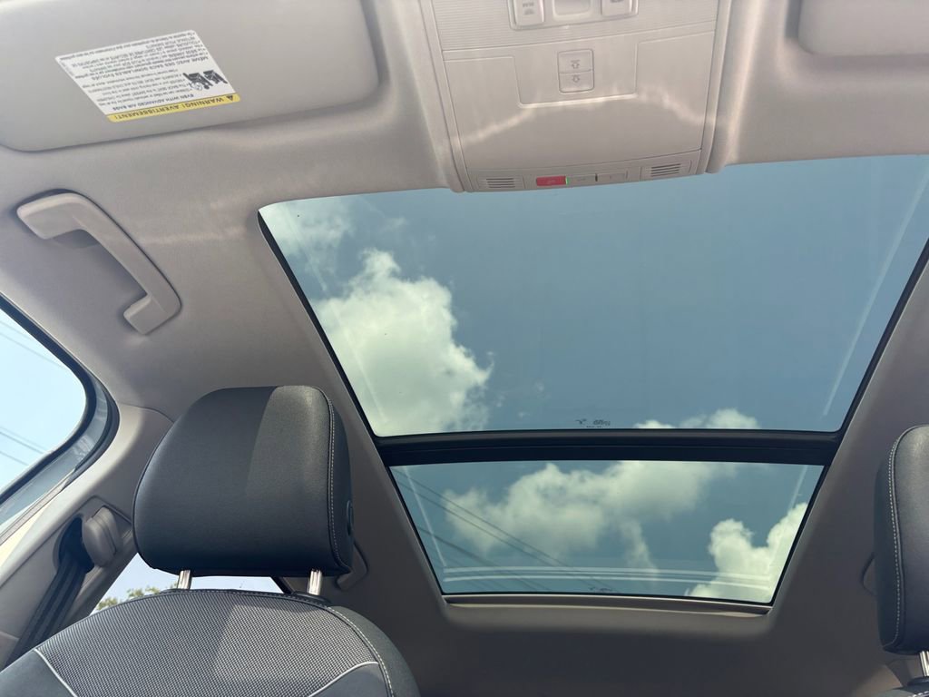 Used 2025 Volkswagen Taos SE image 19