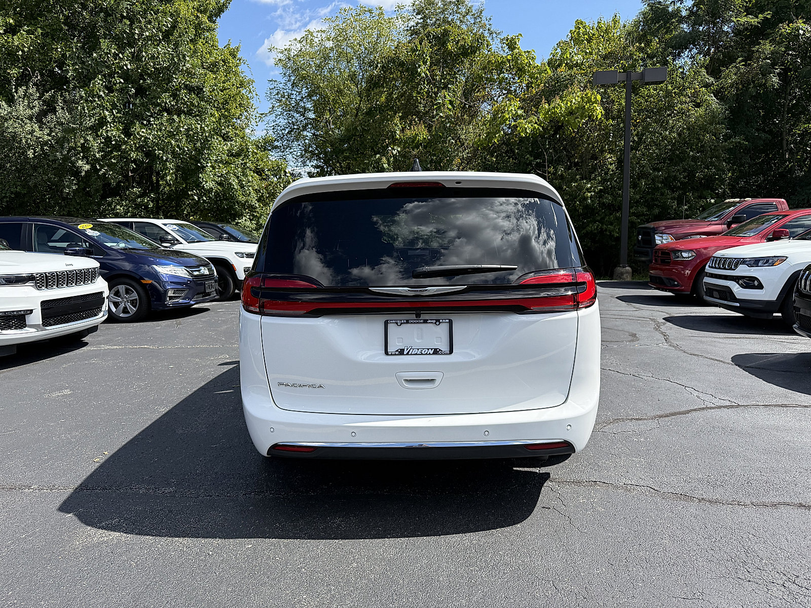 Certified 2026 Chrysler Pacifica Select FWD image 5