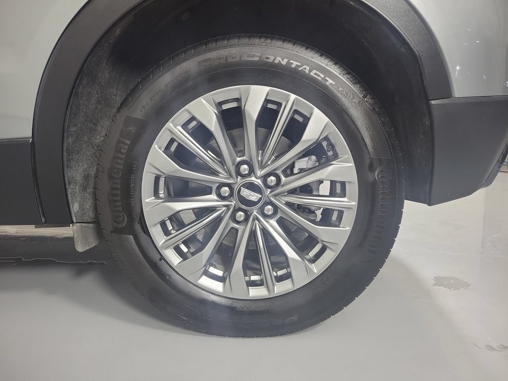 Used 2025 Cadillac XT4 Premium Luxury FWD image 10