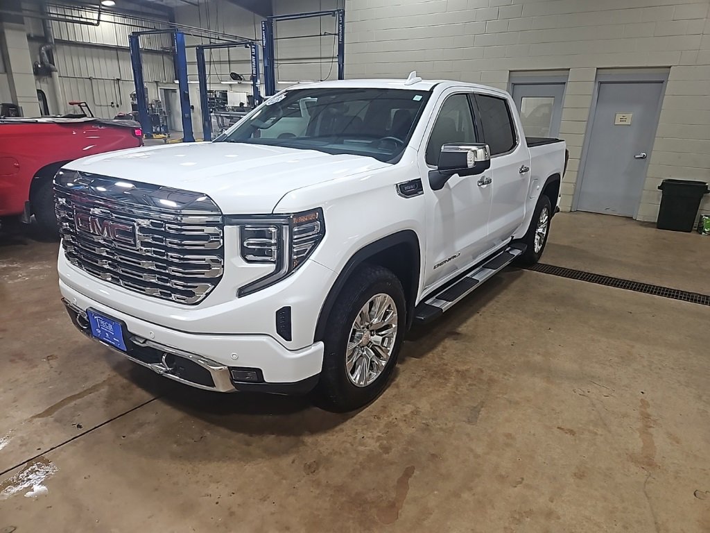 Used 2024 GMC Sierra 1500 Denali w/ Technology Package image 3