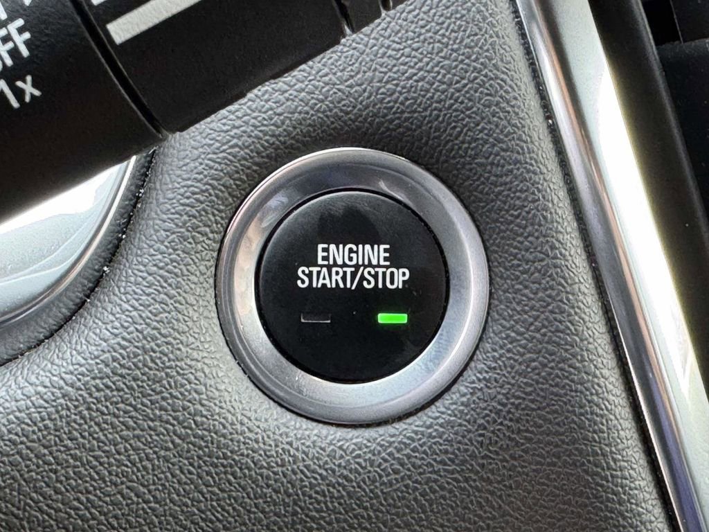 Used 2023 Chevrolet Traverse LT image 10