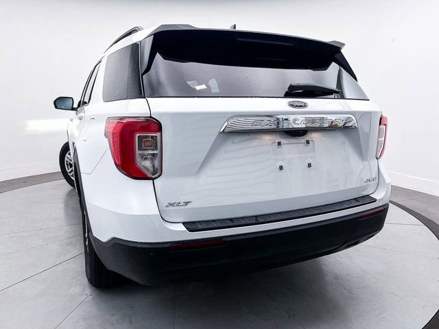 Used 2021 Ford Explorer XLT image 4