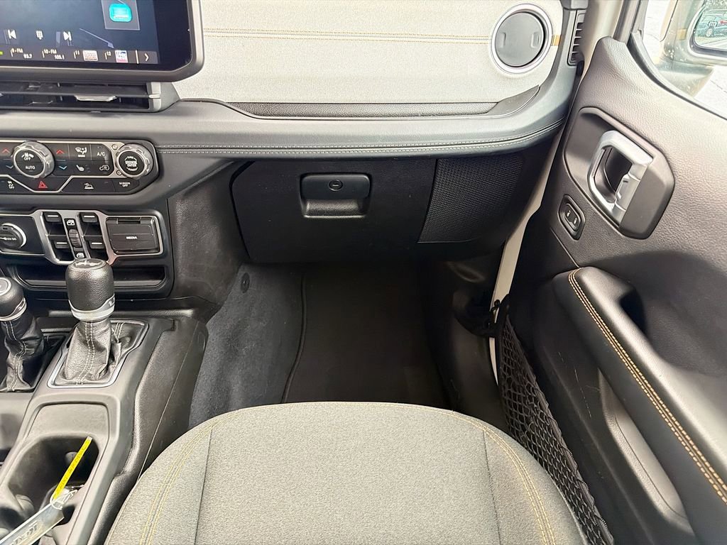 Used 2024 Jeep Wrangler Sahara image 17
