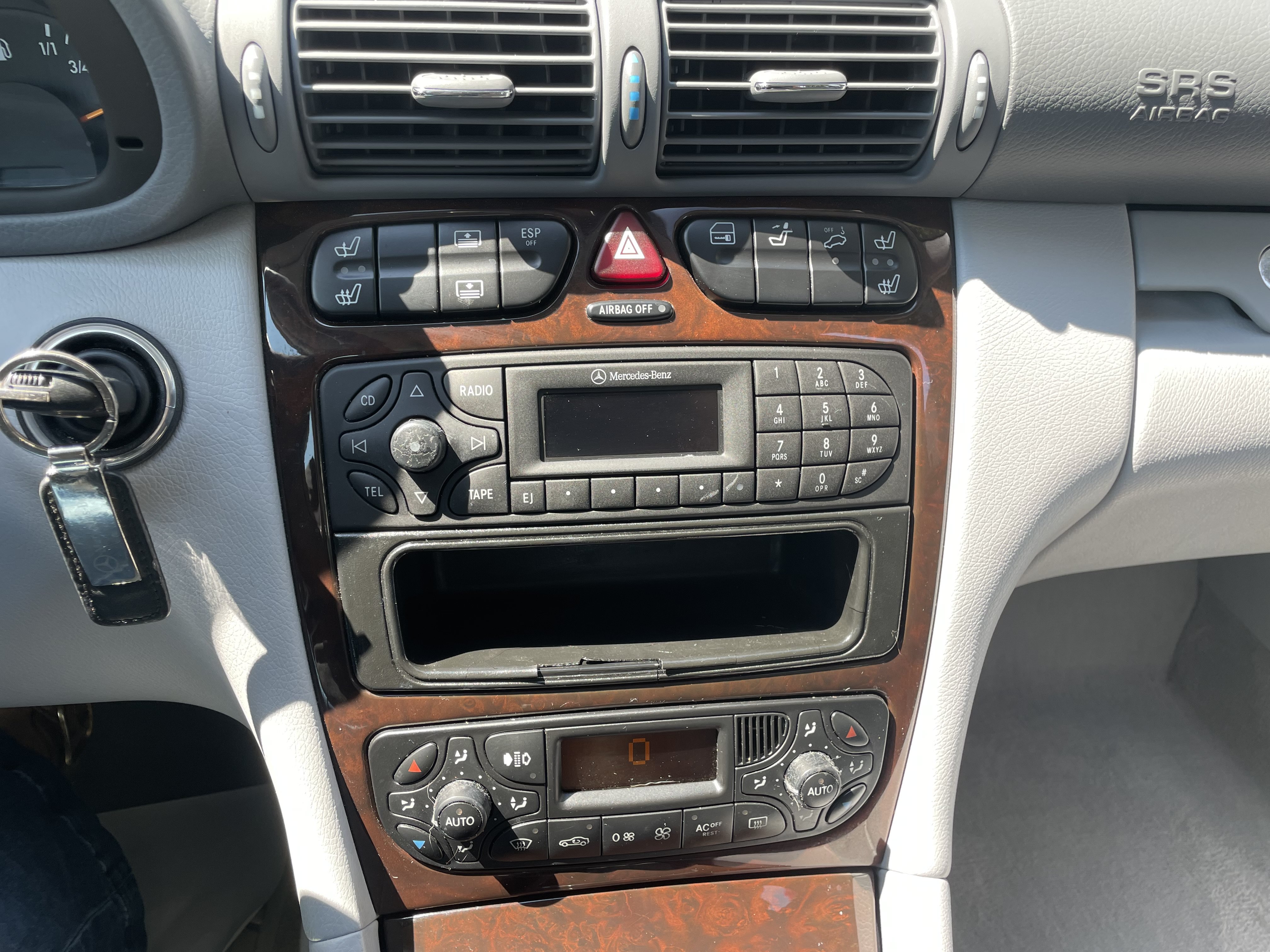 Used 2003 Mercedes-Benz C 320 Sedan image 10