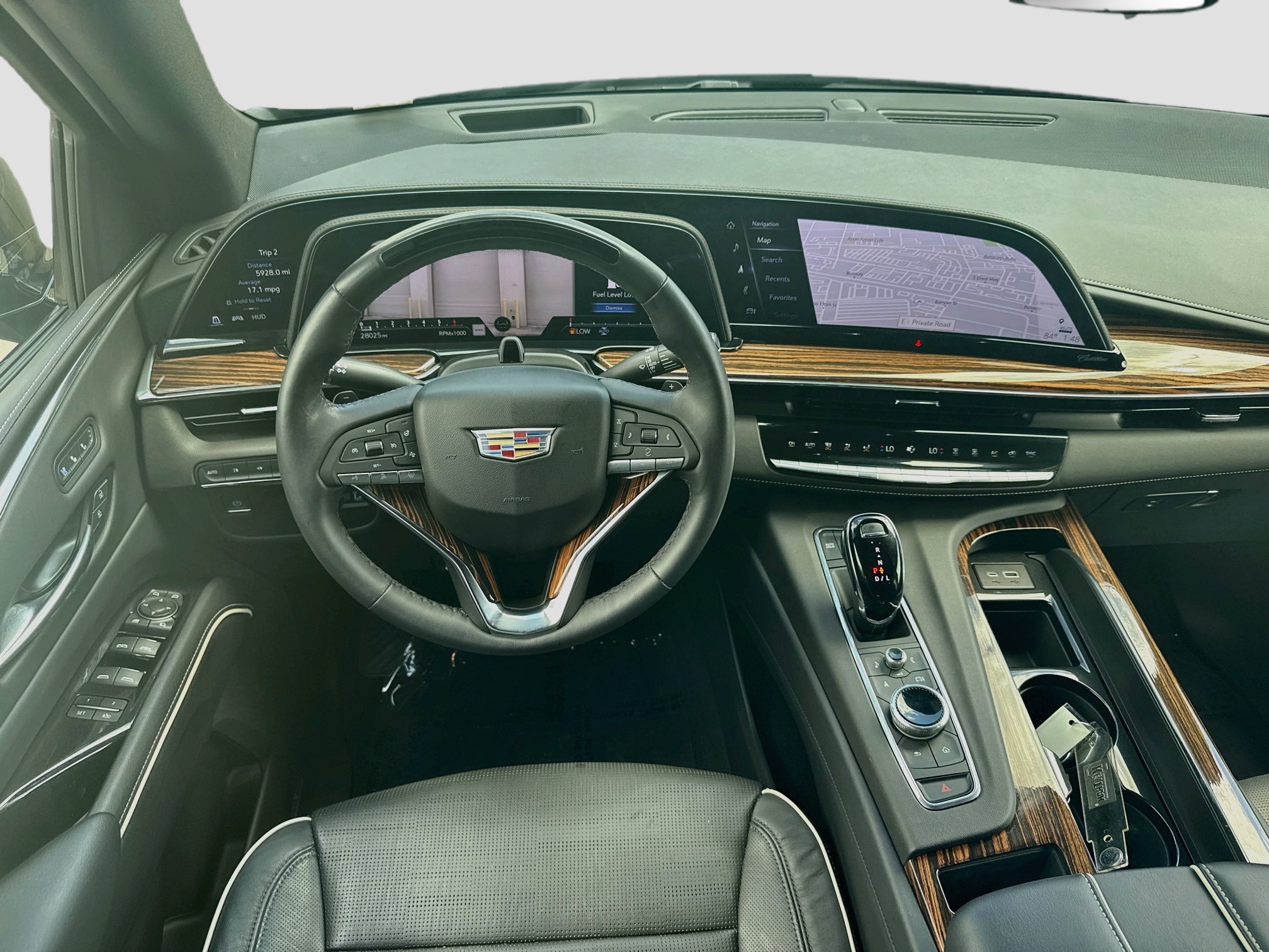 Used 2023 Cadillac Escalade Premium Luxury AWD/4WD image 19