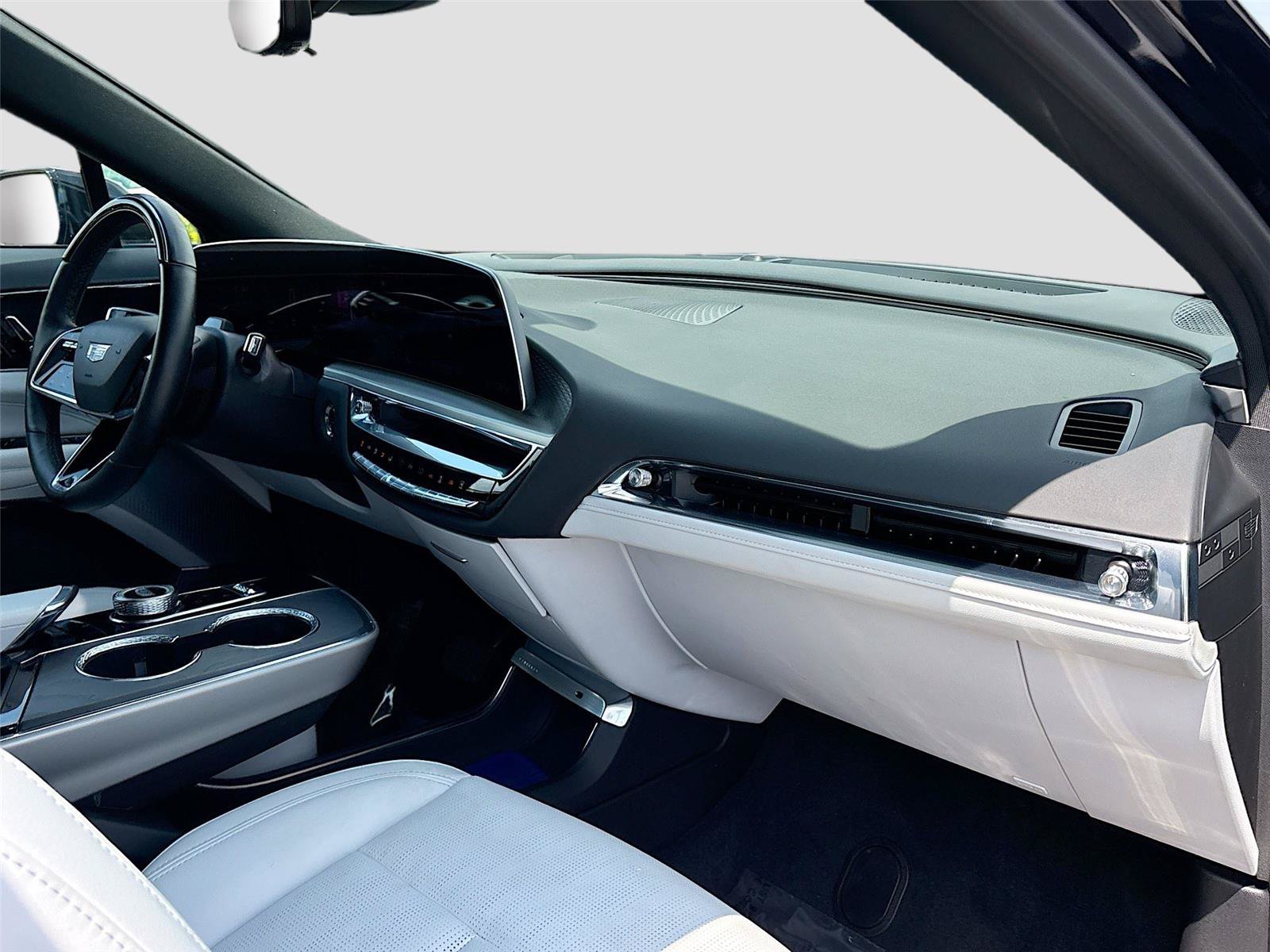 Used 2023 Cadillac Lyriq 2WD image 30