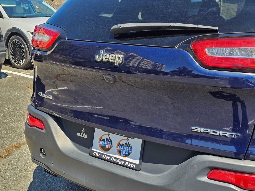 Used 2016 Jeep Cherokee Sport AWD/4WD image 14