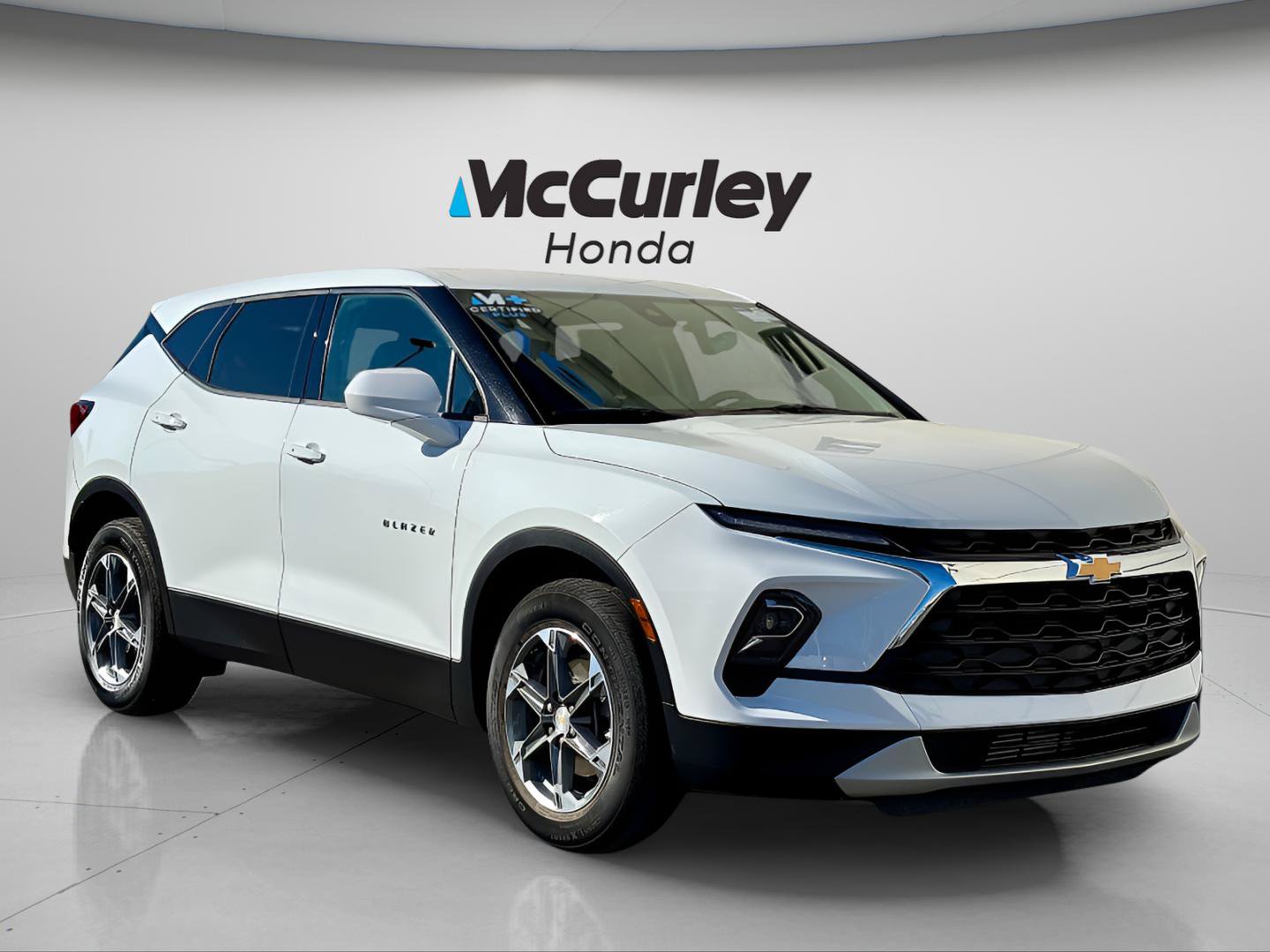 Used 2025 Chevrolet Blazer LT AWD/4WD image 1