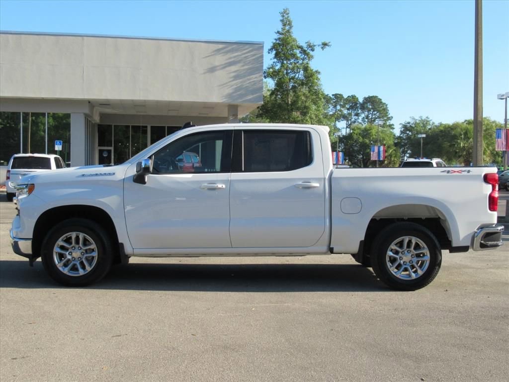 Used 2024 Chevrolet Silverado 1500 LT AWD/4WD image 4