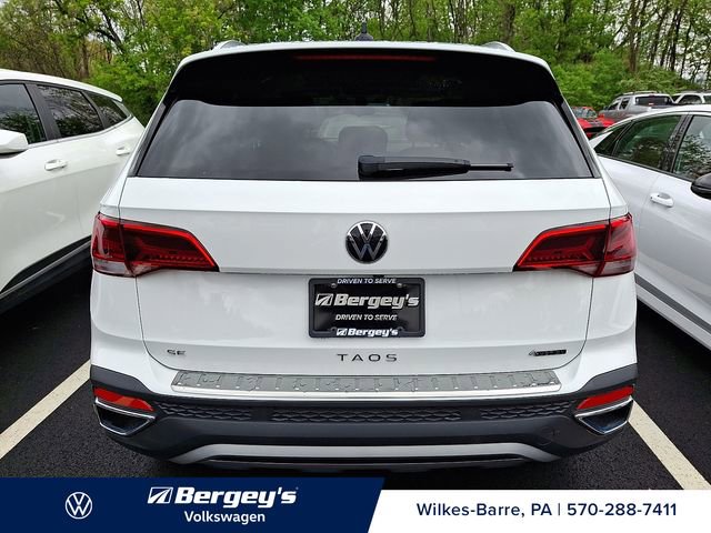 Used 2023 Volkswagen Taos SE w/ Panoramic Sunroof Package AWD/4WD image 6