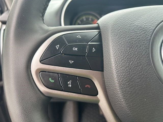 Used 2022 Jeep Cherokee Latitude Lux w/ Sun & Sound Group AWD/4WD image 17