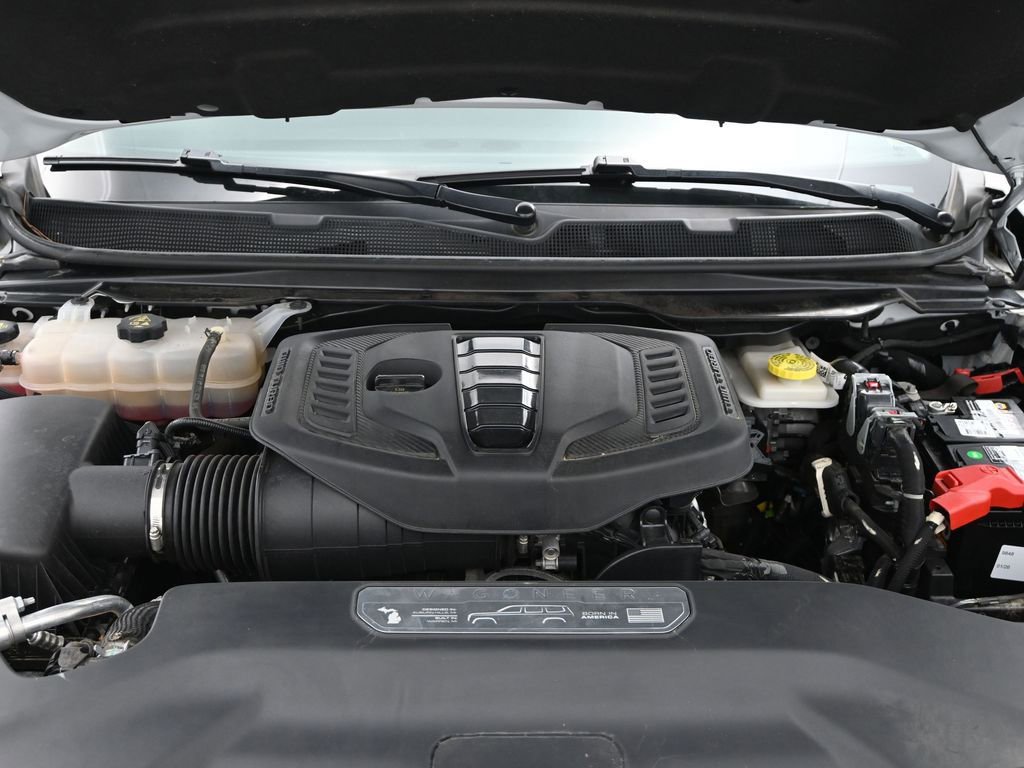 Used 2024 Jeep Wagoneer L Series II w/ Flexible Seating Group image 20