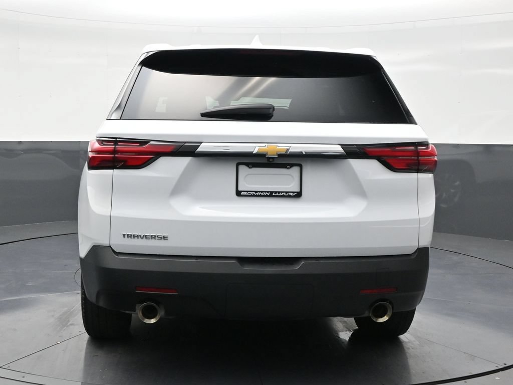 Used 2023 Chevrolet Traverse LS FWD image 4