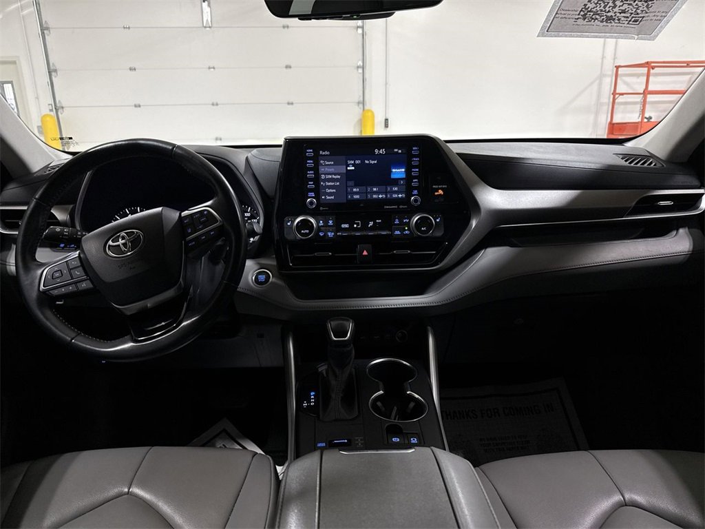 Used 2021 Toyota Highlander XLE image 10