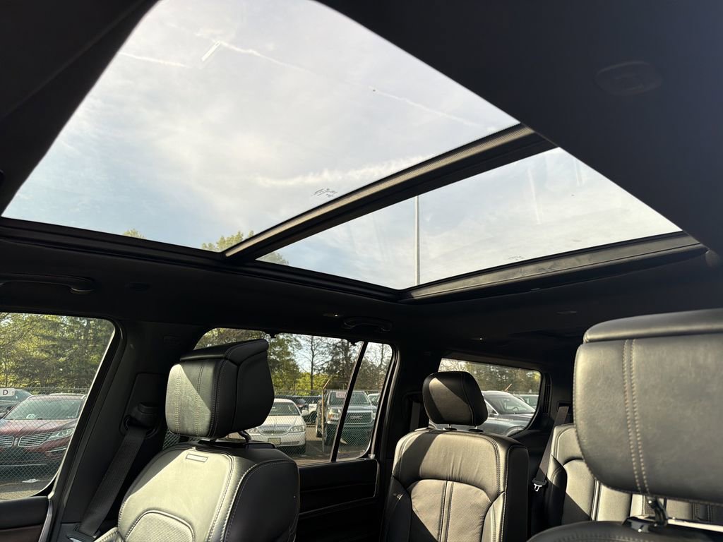 Used 2022 Jeep Grand Wagoneer Series I AWD/4WD image 32