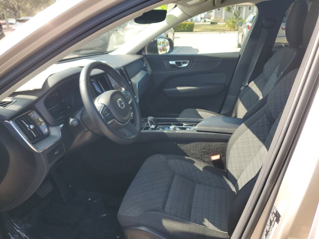 Used 2024 Volvo XC60 B5 Core image 22