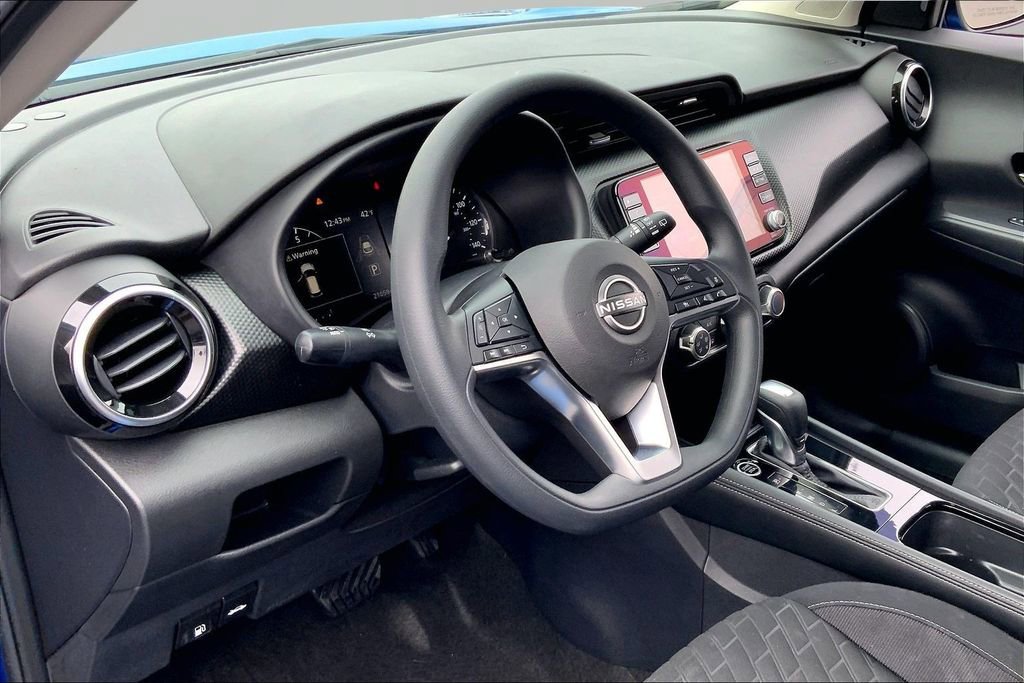 Used 2023 Nissan Kicks SV image 12