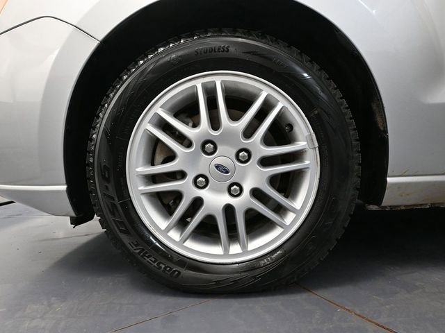 Used 2011 Ford Focus SE w/ 201A Rapid Spec Order Code FWD image 16