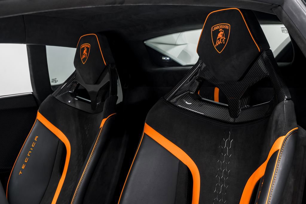 Used 2023 Lamborghini Huracan Tecnica image 19