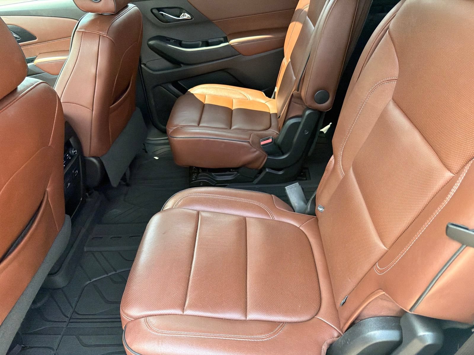 Used 2018 Chevrolet Traverse High Country w/ LPO, Floor Liner Package AWD/4WD image 30