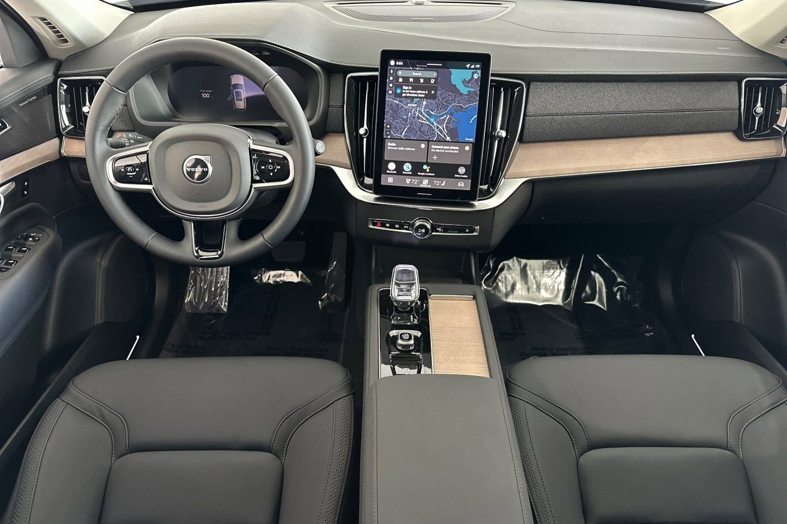 New 2026 Volvo XC90 B5 Plus w/ Protection Package Premier image 3