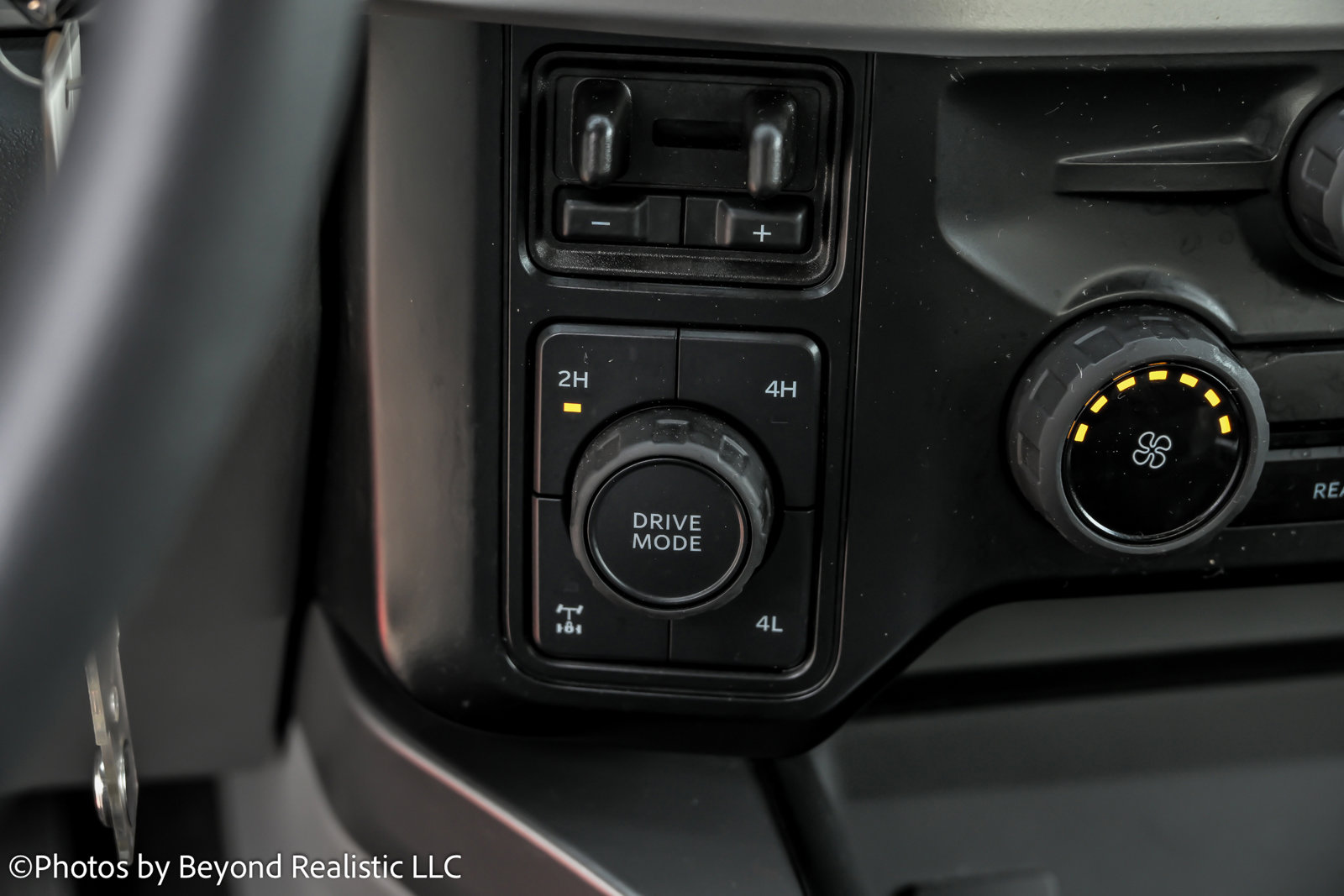 Used 2024 Ford F250 XLT image 33