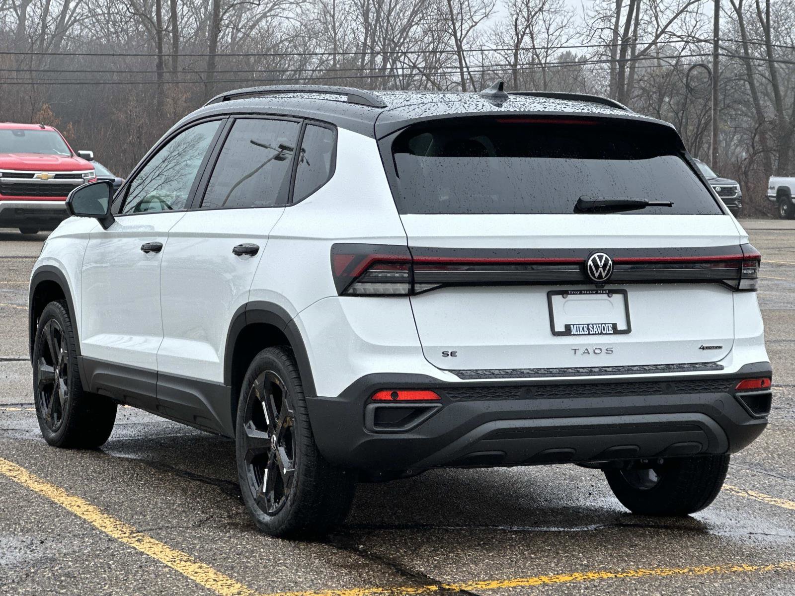 New 2026 Volkswagen Taos SE image 4