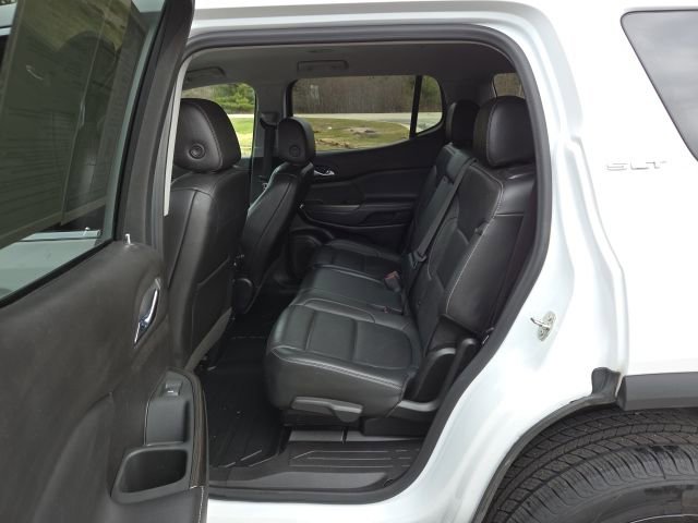 Used 2023 GMC Acadia SLT image 24