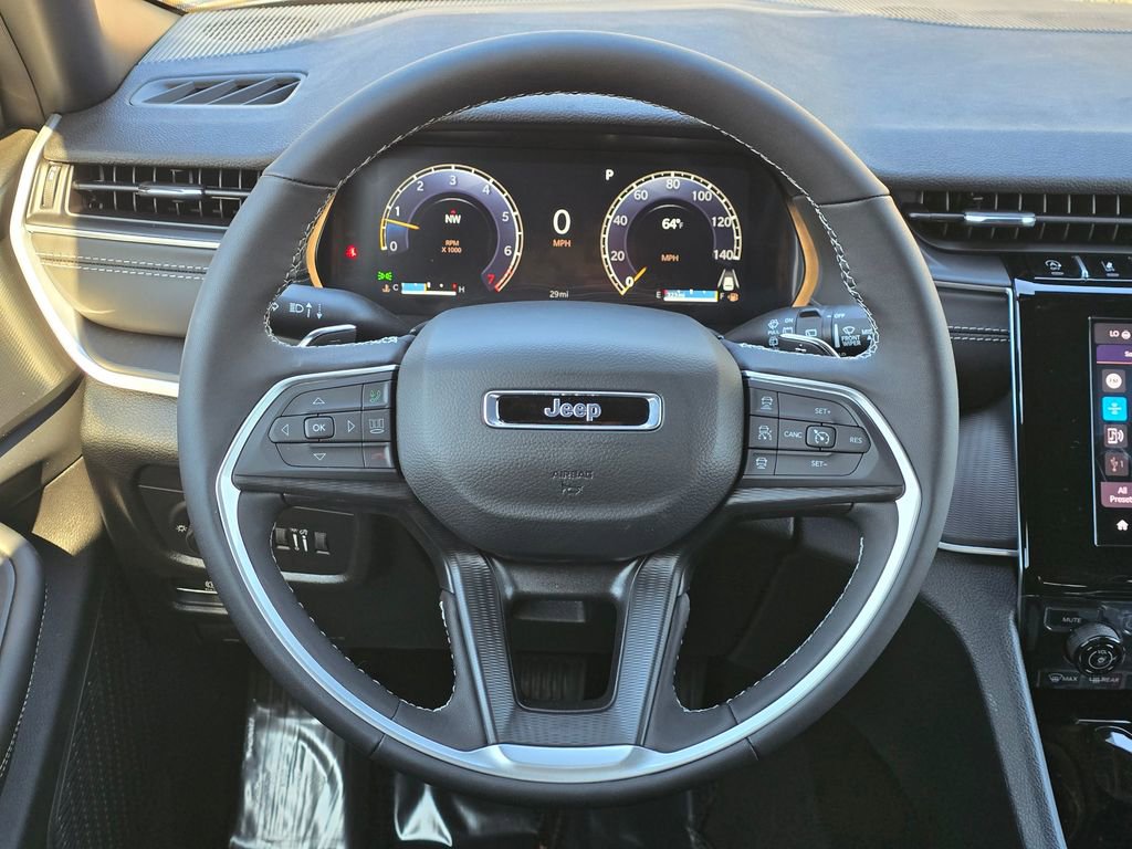 New 2025 Jeep Grand Cherokee Altitude image 6